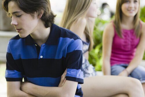 Jongen met weinig zelfvertrouwen