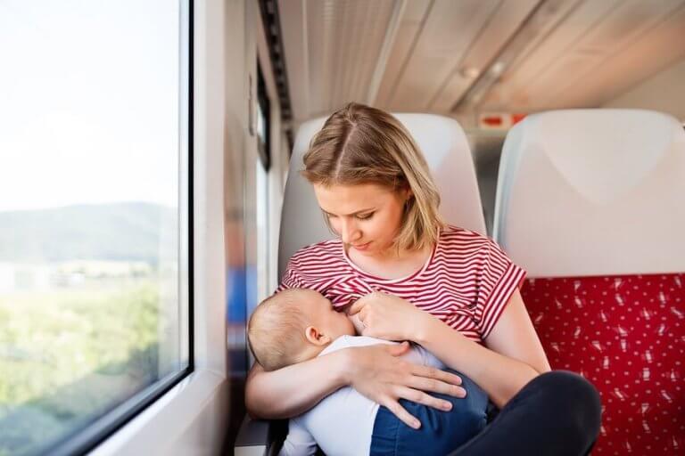 Dingen om te onthouden wanneer je met een baby reist