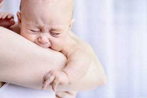 Darminstulping bij kinderen: symptomen, oorzaken en behandeling