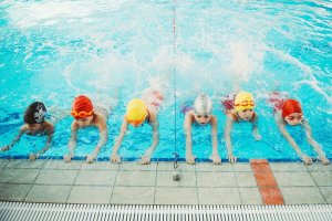 Waarom is het zo belangrijk dat kinderen leren zwemmen?