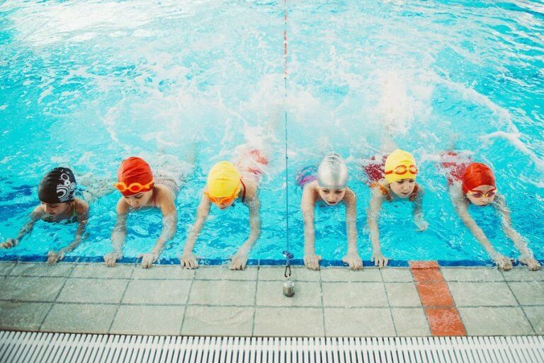 Waarom is het zo belangrijk dat kinderen leren zwemmen?