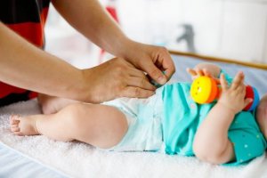 Wanneer moet je de luier van je baby verschonen?