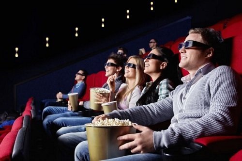 In de bioscoop een film kijken