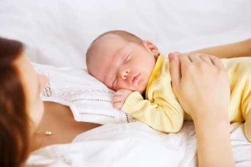Gids voor veilig co-slapen met je baby