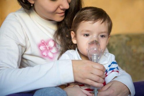 Piepende ademhaling bij kinderen: symptomen en behandeling