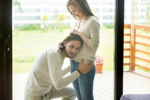 Waarom moet je tijdens de zwangerschap met je baby praten?