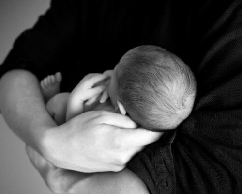 Een pasgeboren baby