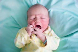 Wat zorgt voor een schilferende huid bij baby's?