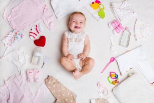 Een lachende baby
