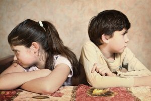 Wat te doen wanneer je kinderen steeds ruzie hebben