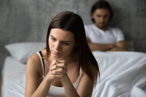 Een zwangere vrouw met haar partner