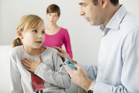 Dokter vertelt of een kind met astma kan sporten