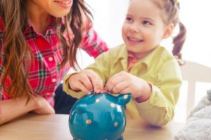 Het belang van kinderen de waarde van geld te leren