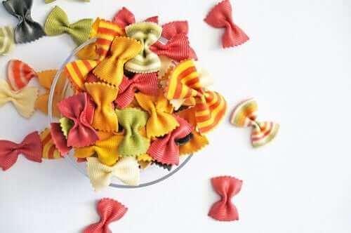Vlinderpasta in verschillende kleuren