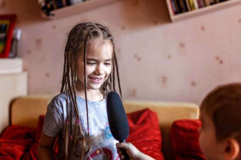 Spelende kinderen in de coronavirus crisis tijd