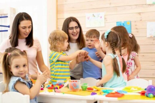 Kleuters leren samen te spelen