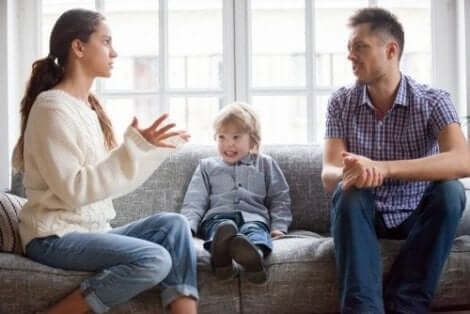 Ouders maken ruzie in het bijzijn van hun kind