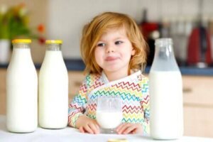 De allergie voor koemelkeiwit bij kinderen