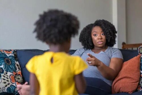 Moeder is boos op kind