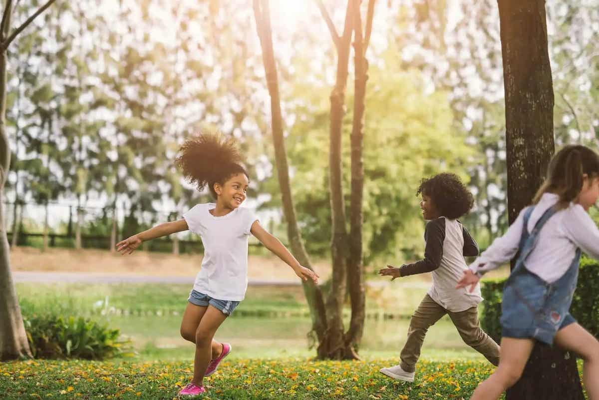 4 buitenspellen om kinderfeestjes uitbundiger te maken