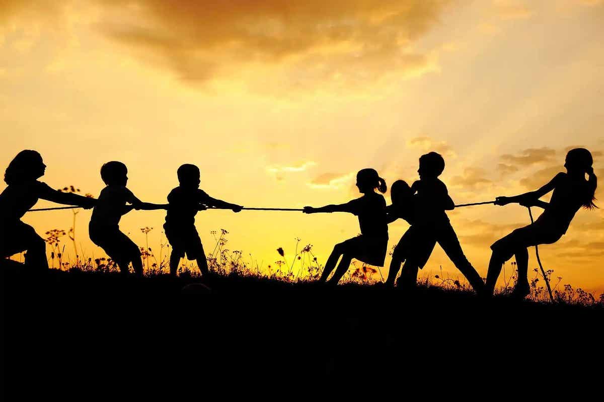 Touwtrekken is ook een leuk spel voor een kinderfeestje