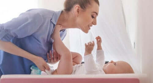 Controleer de luier: wat de ontlasting van je baby zegt