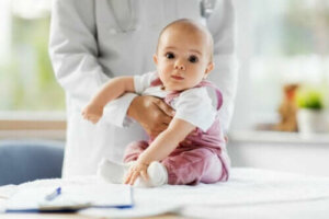 Vulvaire synechiae bij meisjes: oorzaken en behandeling