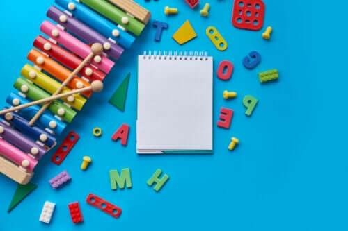 Knutselen voor kinderen om het alfabet te leren met plezier