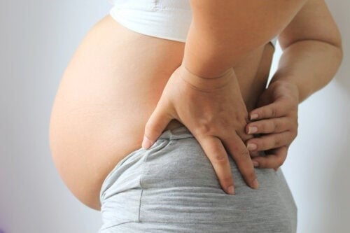 Een lage buik tijdens de zwangerschap: wat betekent dat?