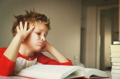 Hoe kinderen te motiveren die hun interesse in leren verliezen?