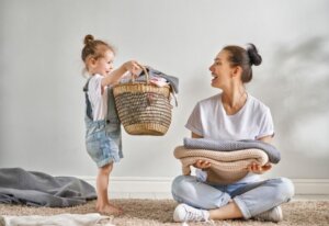 Gebruik de klusjes-methode om je kinderen te laten meehelpen