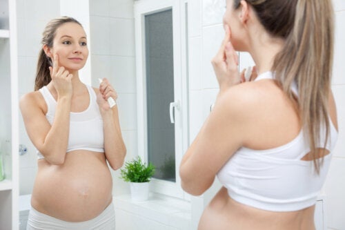 Een vette huid tijdens de zwangerschap: adviezen en verzorging