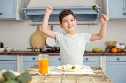 De 3 voedingsstoffen die in de voeding van kinderen aanwezig moeten zijn