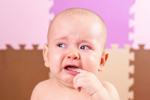 Hoe behandel je zweertjes in de mond van een baby?