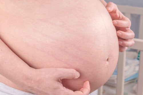 Jeuk als je zwanger bent: 10 huismiddeltjes