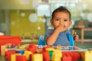 Op welke leeftijd kan een kind naar de crèche?