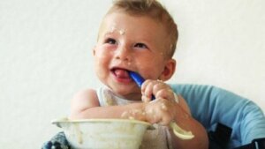 Het verband tussen eten en taalontwikkeling