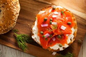Kun je gerookte zalm eten als je zwanger bent?