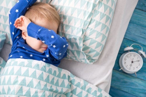 Hoeveel slaap heeft een kind nodig volgens zijn leeftijd?