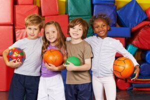 Spelletjes voor lichamelijke opvoeding van kinderen