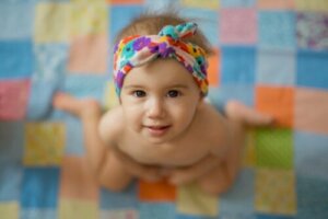 Waarom moeten kinderen niet in een W-zit zitten?