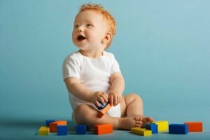 Waarom is sociale interactie belangrijk bij jonge kinderen?