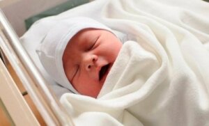 De vreemde geluiden die baby's maken bij het ademen