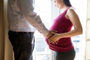 De eerste schopjes van je baby: alles wat je moet weten