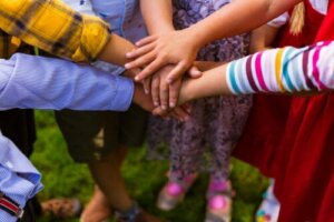 28 Zinnen over solidariteit om kinderen deze waarde bij te brengen