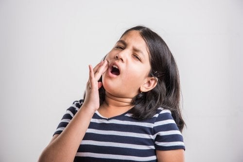 Tandpijn bij kinderen: welke behandeling te gebruiken?