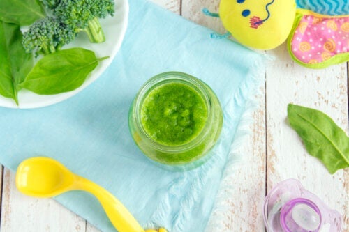 Spinaziepuree voor baby's: recept en voordelen