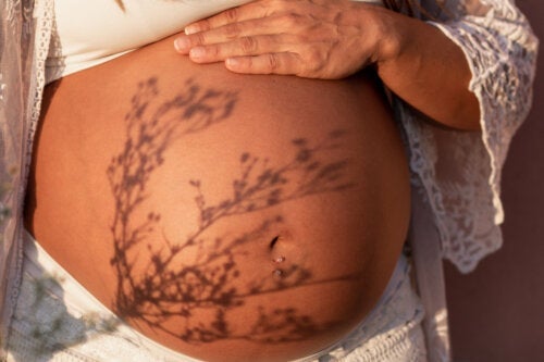 Hoe de buik groeit tijdens de zwangerschap: trimester per trimester