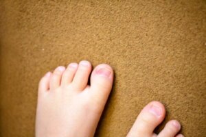 Paronychia bij baby's en kinderen: hoe het te behandelen