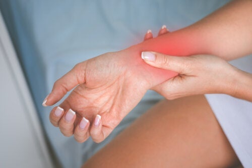 Tintelende handen tijdens de zwangerschap: oorzaken en wat te doen